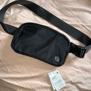 Lululemon 1L Everywhere Belt Bag
